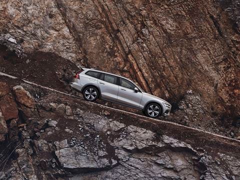VOLVO V60 Cross Country
