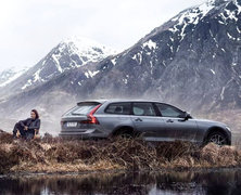 Отложите все лишнее и начните свой путь навстречу жизни с Volvo V90 Cross Country!