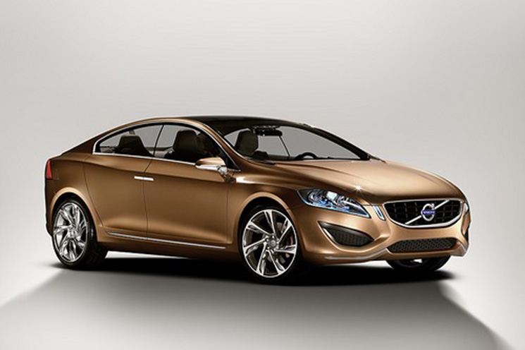 Volvo S60 получил увеличенную базу