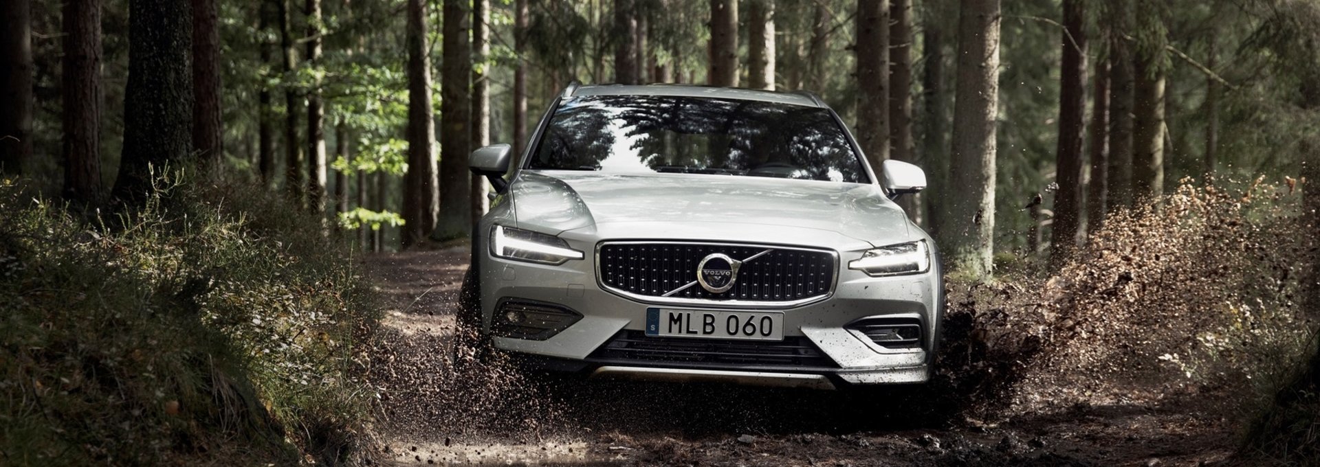 Volvo Car Russia открывает приём заказов на семейный универсал V60 Cross Country