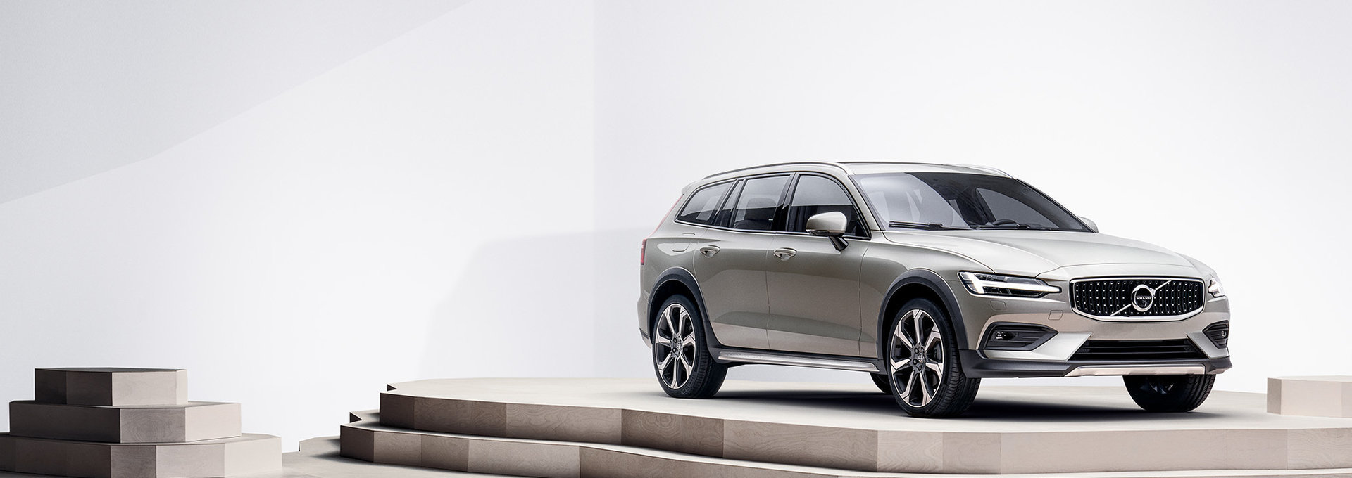 V60 Cross Country добрался до дилеров Volvo Cars