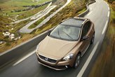 Volvo Cars представляет обновленные V40 и V40 Cross Country